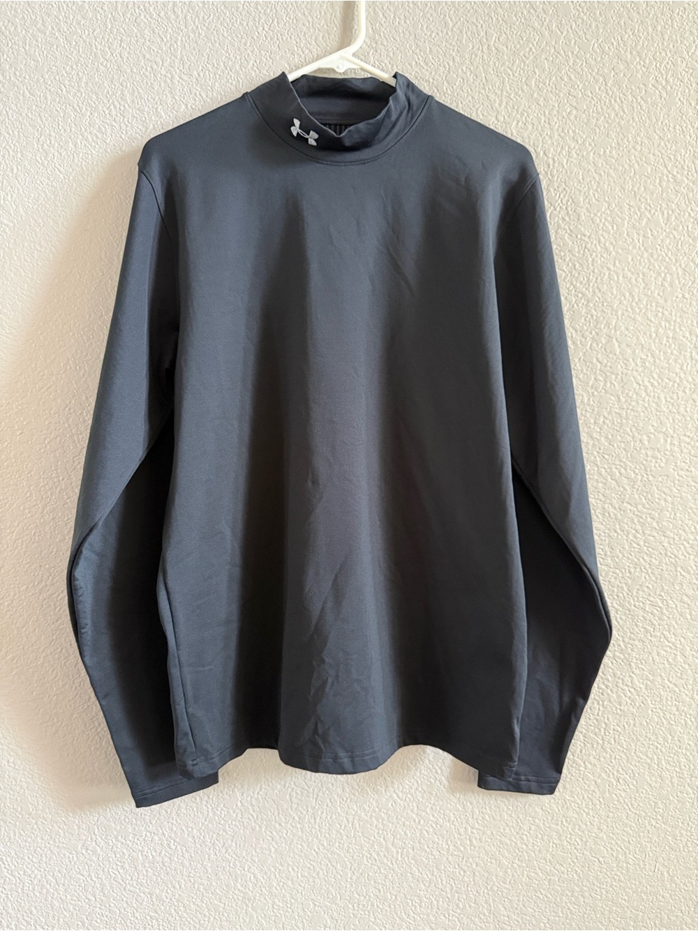 Under Armour Men's Black Mock Neck Long Sleeve Performance Top